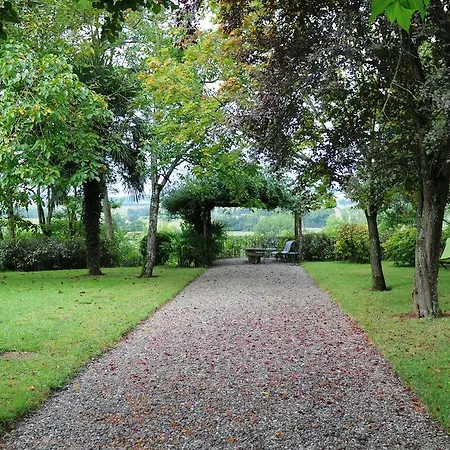 朱依拉科城堡住宿加早餐旅馆 住宿加早餐酒店 3*