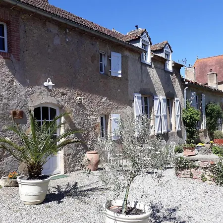 Au Chateau Bed & Breakfast