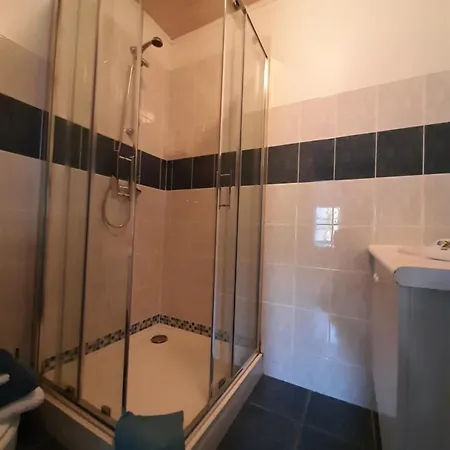Au Chateau Bed & Breakfast 3*