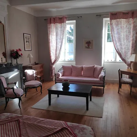 Au Chateau Bed & Breakfast